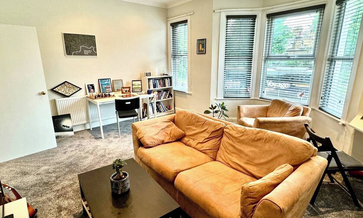 Photo of Livingroom in Ravenscourt Park