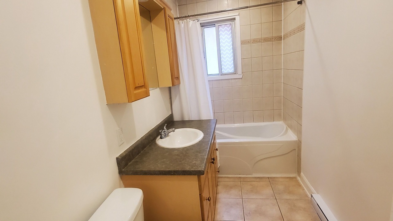 Photo of Bathroom in Laval