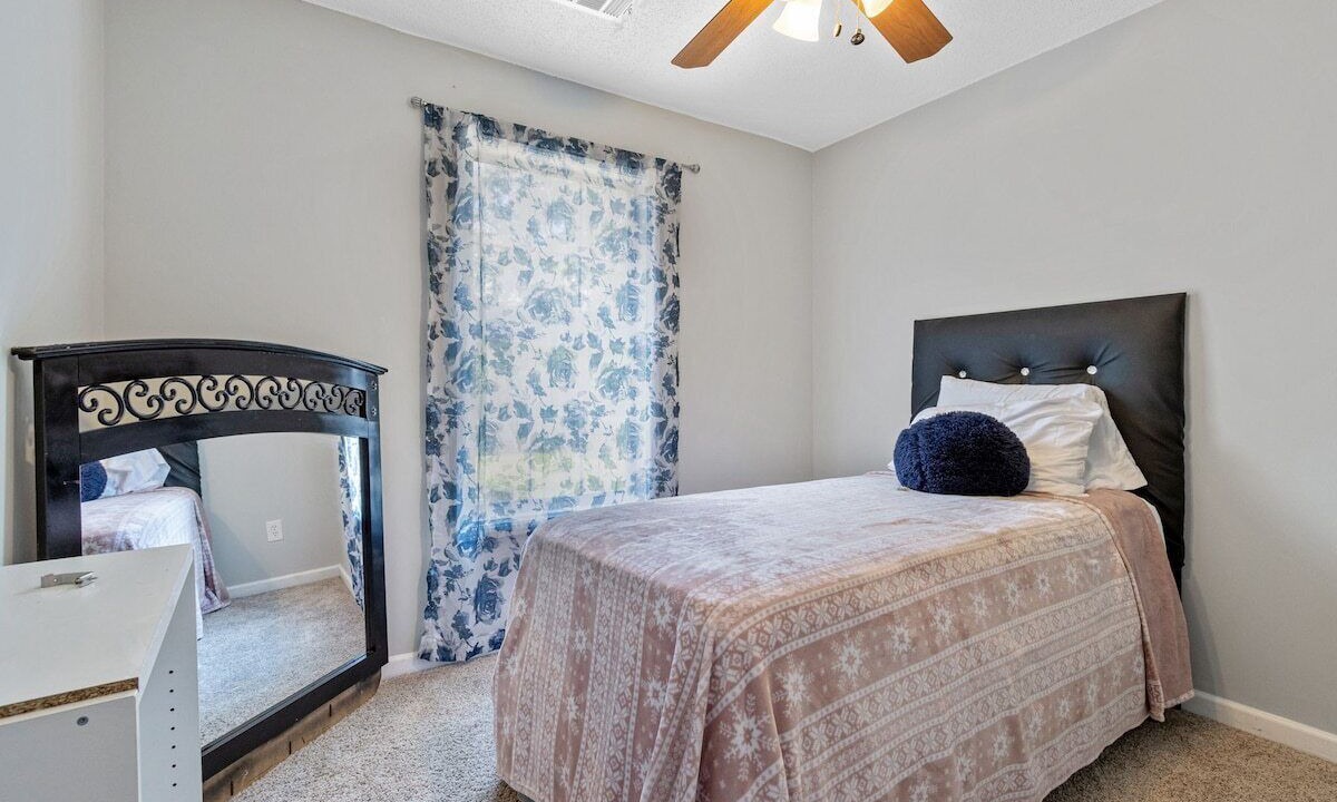Photo of Bedroom in Newnan