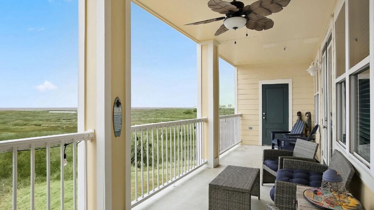 Photo of Patio Balcony in Red Fish Cove