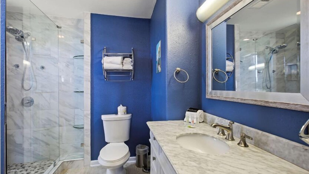 Photo of Bathroom in El Lago