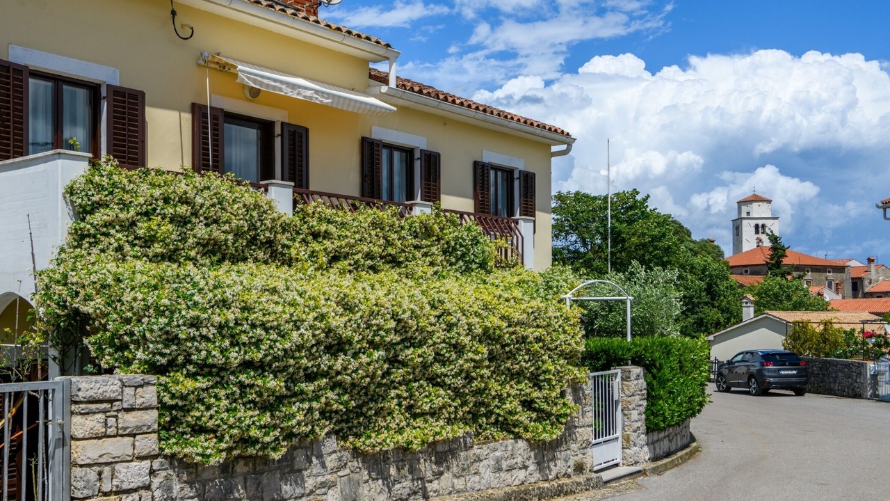 Photo of Outdoor in Brsec