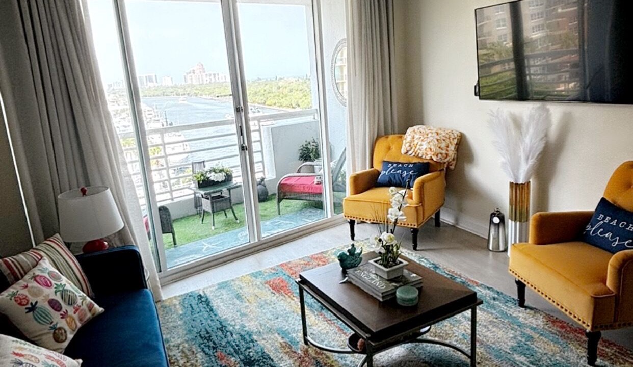 Photo of Livingroom in East Fort Lauderdale
