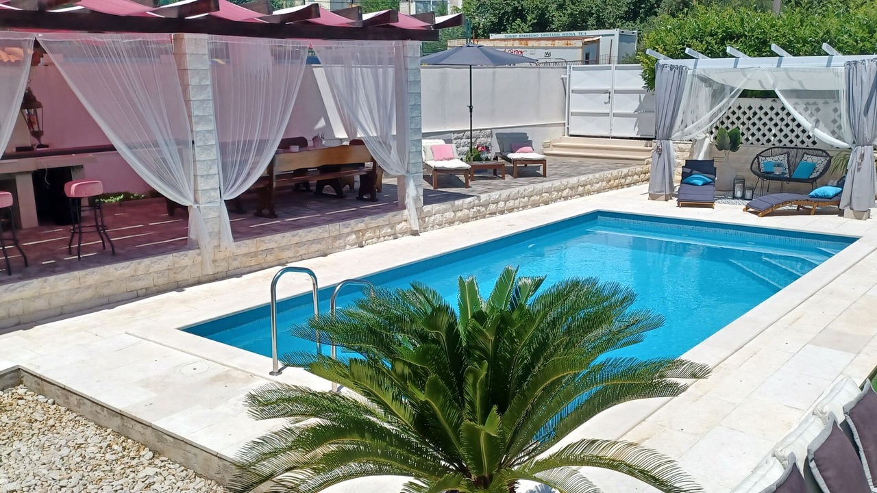 Photo of Outdoor in Mravince