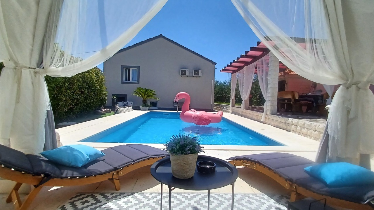 Photo of Outdoor in Mravince