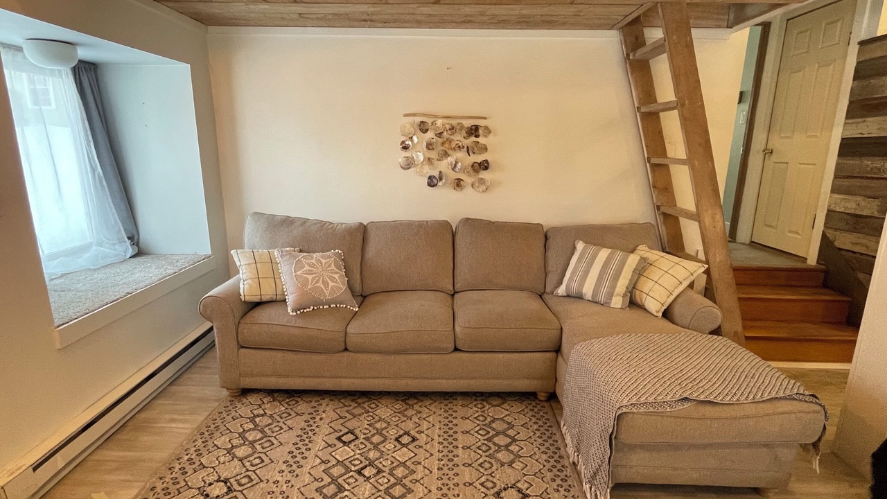 Photo of Livingroom in Westerly
