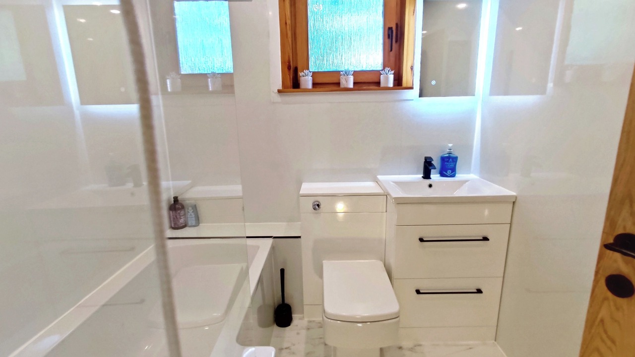 Photo of Bathroom in Glenisla