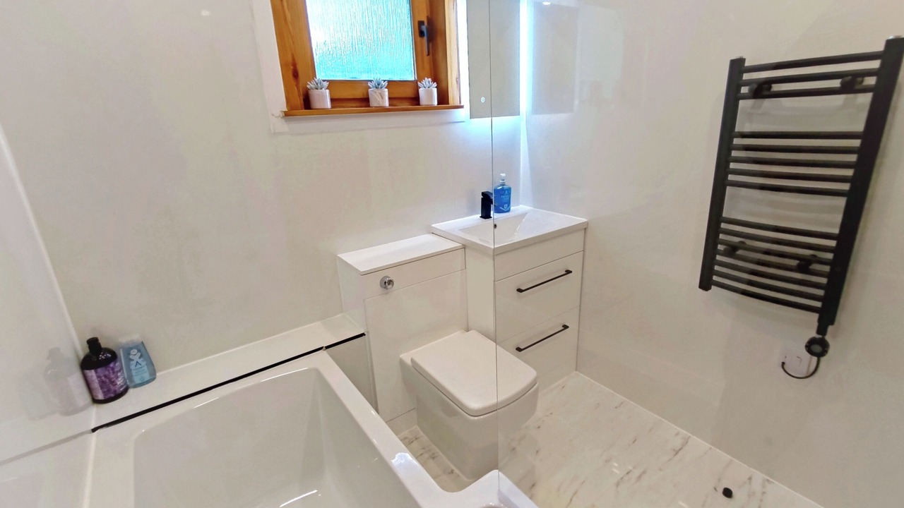 Photo of Bathroom in Glenisla