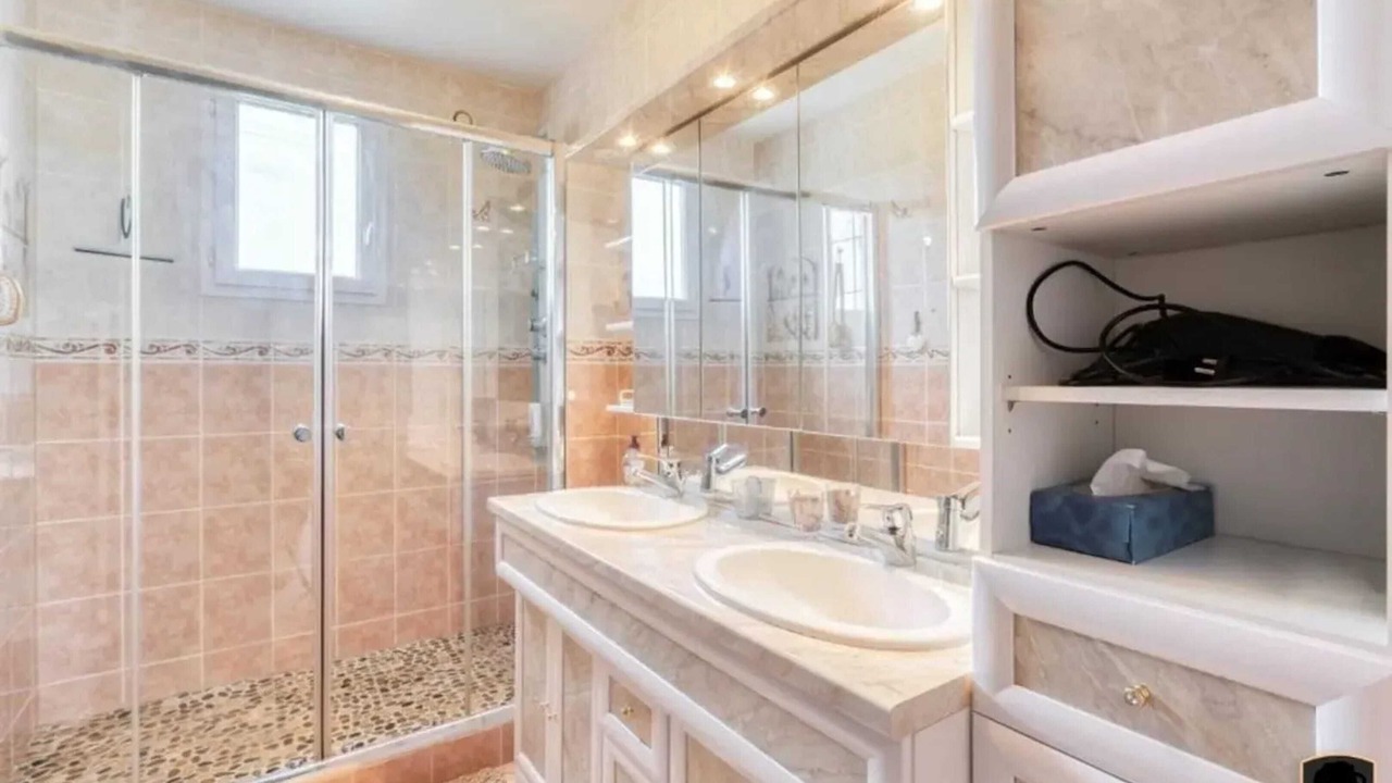 Photo of Bathroom in Ranville