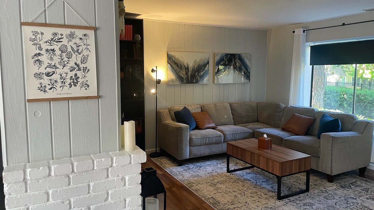 Photo of Livingroom in Concord