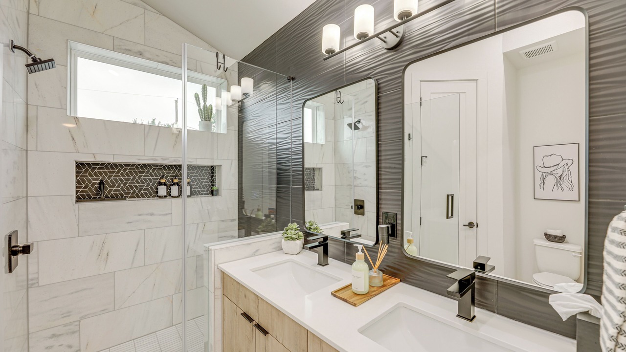 Photo of Bathroom in Chestnut