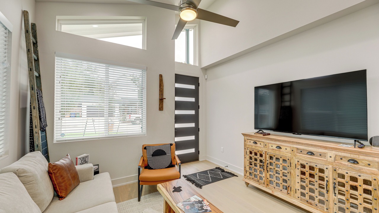 Photo of Livingroom in Chestnut