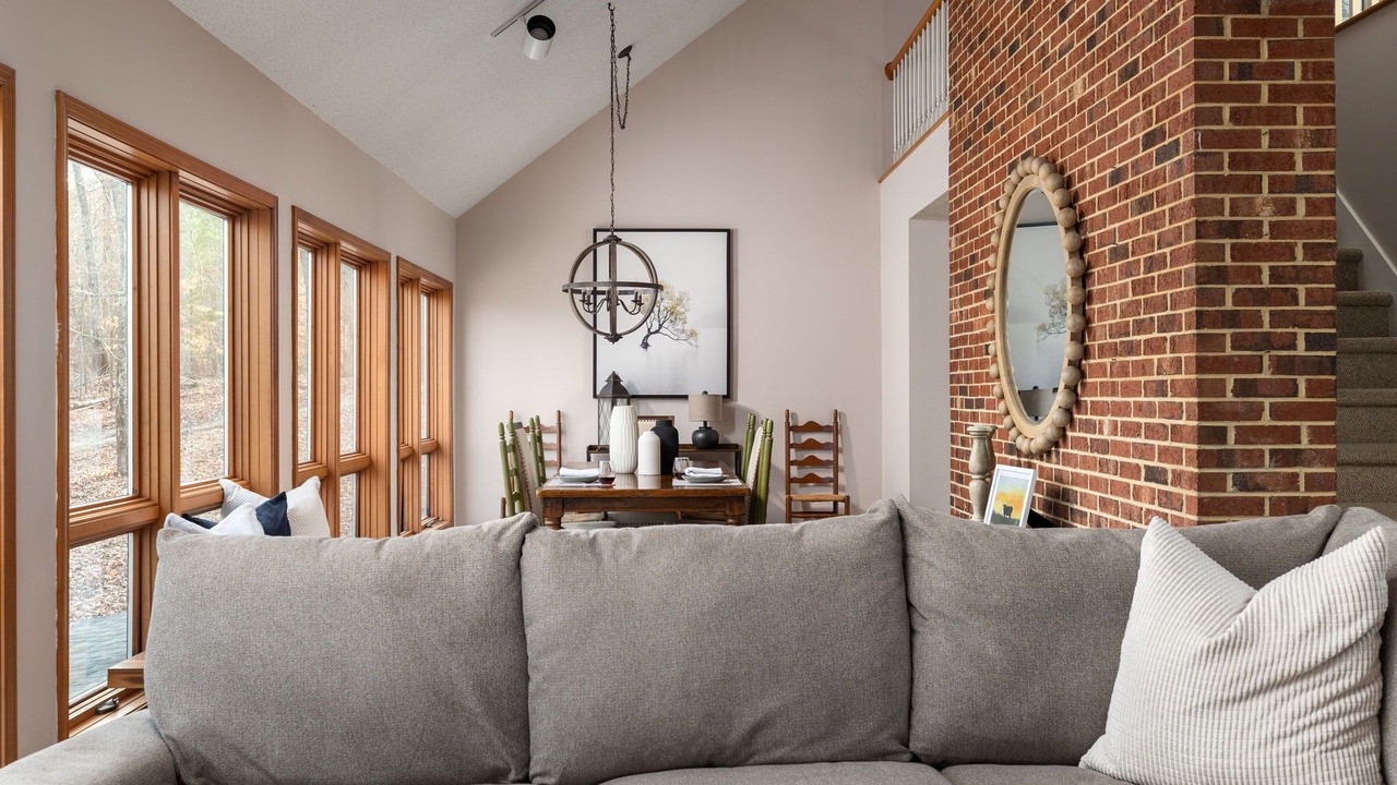 Photo of Livingroom in Burlington