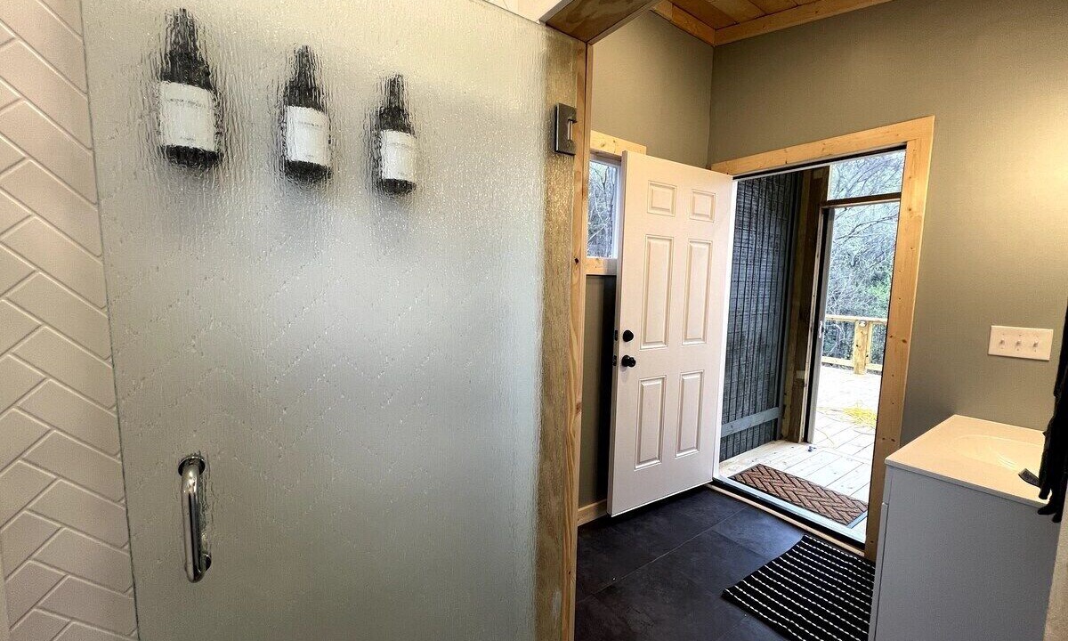 Photo of Bathroom in Apple Ridge
