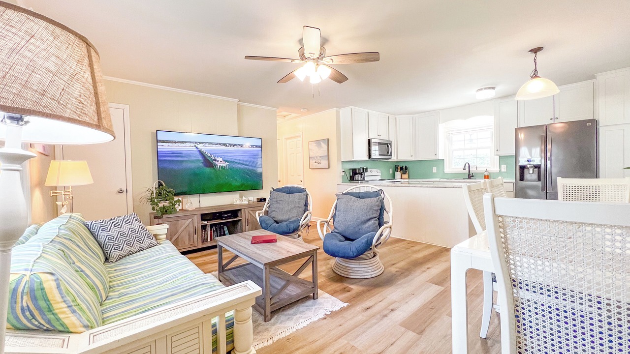 Photo of Livingroom in Cedar Point