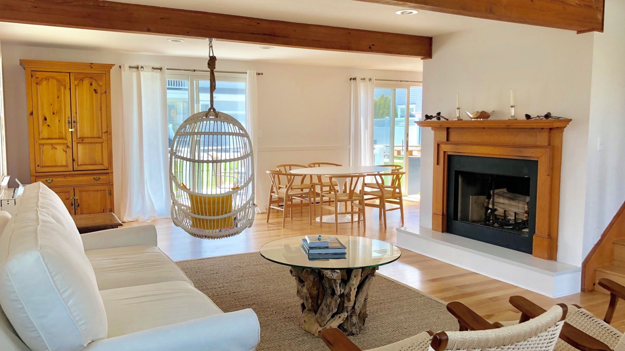 Photo of Livingroom in West Yarmouth