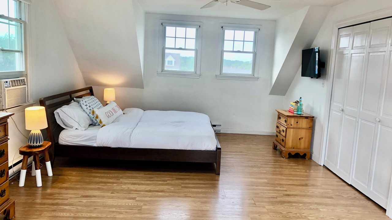 Photo of Bedroom in West Yarmouth