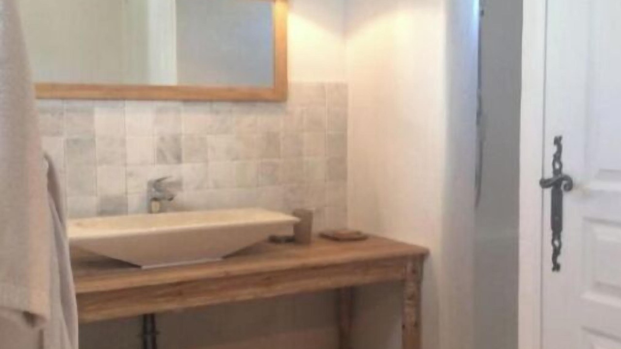 Photo of Bathroom in Vestric-et-Candiac