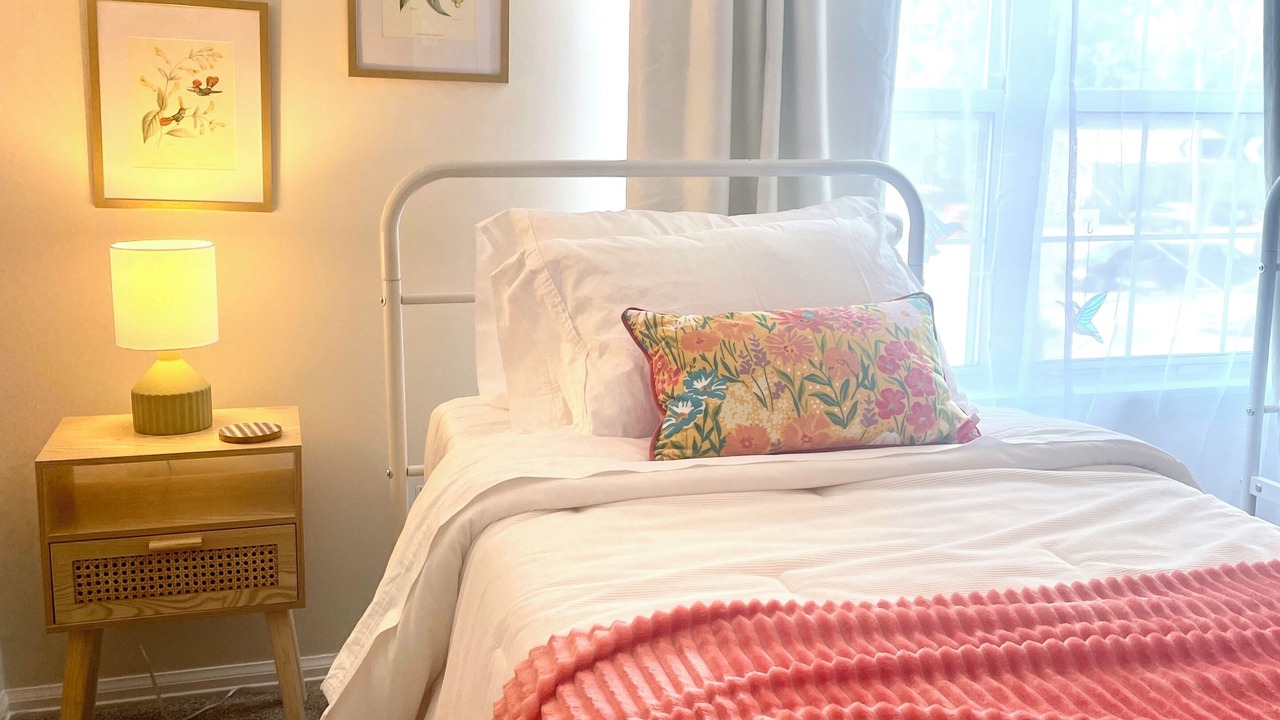 Photo of Bedroom in Pacific