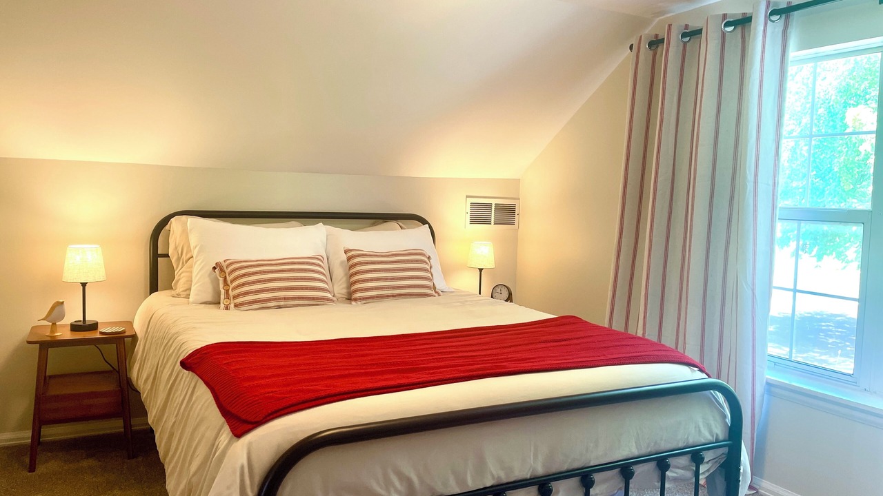 Photo of Bedroom in Pacific