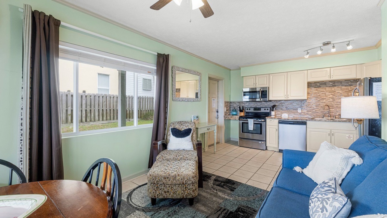 Photo of Livingroom in Silver Sands Beach