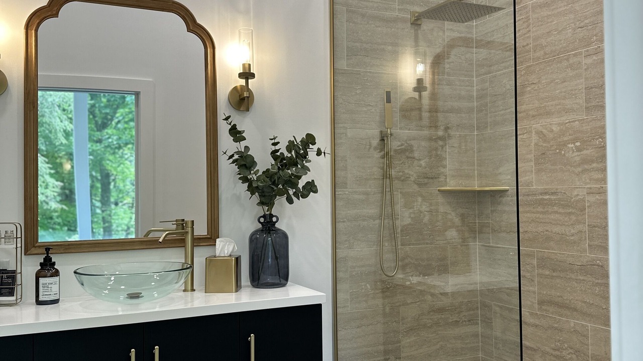Photo of Bathroom in Logan