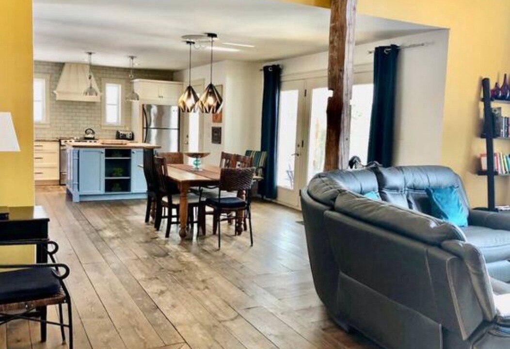 Photo of Livingroom in Georgeville