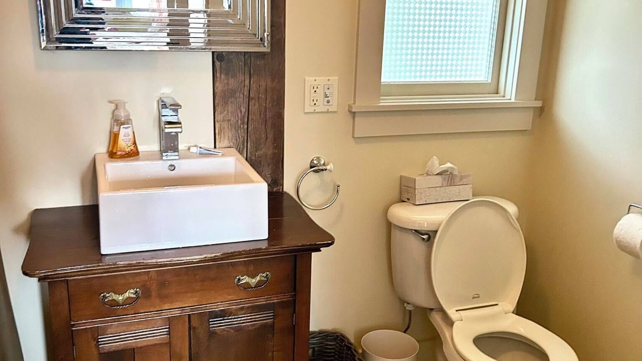 Photo of Bathroom in Georgeville