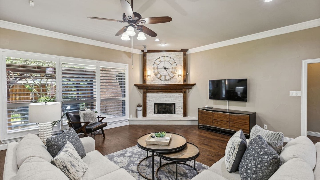Photo of Livingroom in Southwest Carrollton