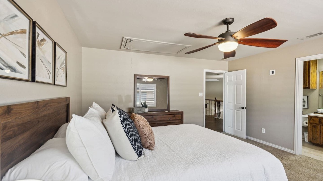 Photo of Bedroom in Southwest Carrollton