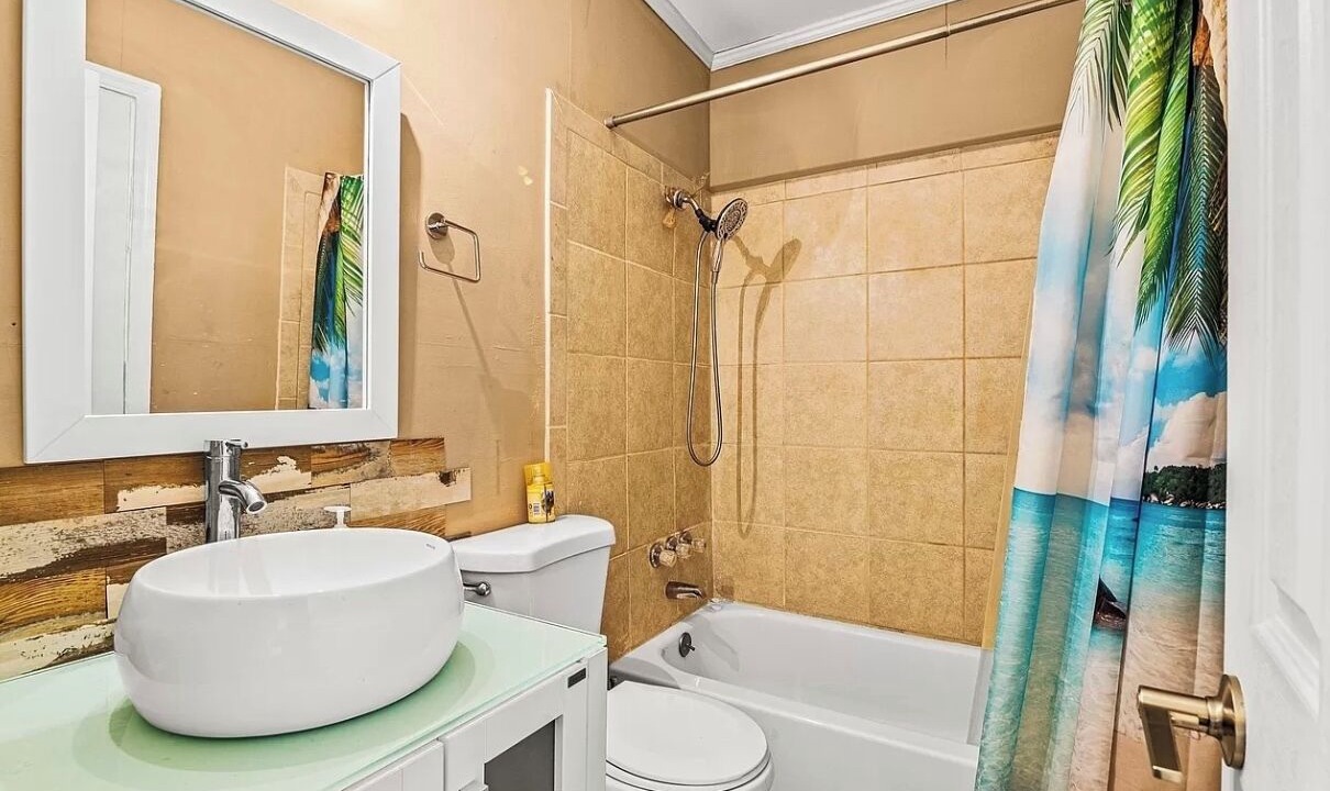 Photo of Bathroom in Collier Heights