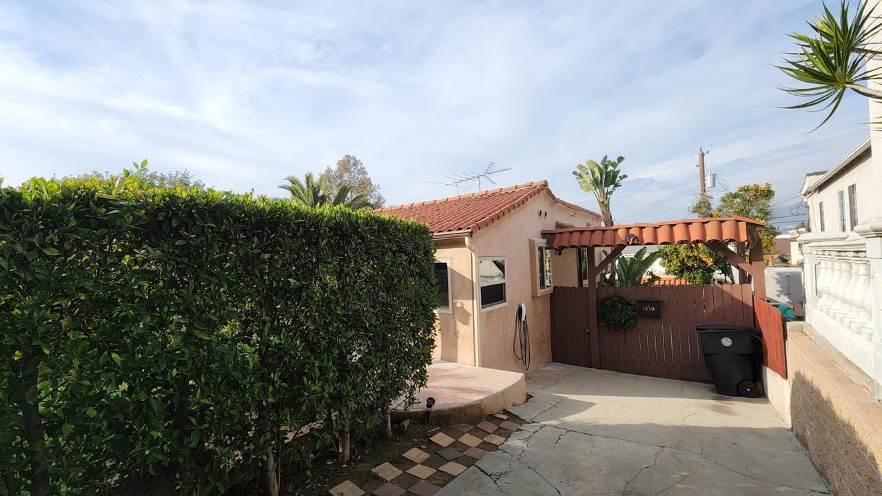 Photo of Outdoor in Adams Hill