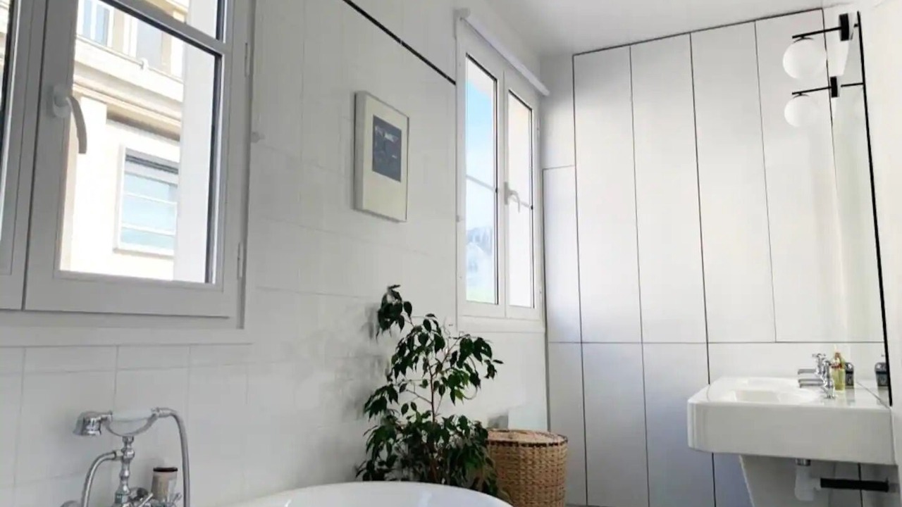 Photo of Bathroom in Quartier de la Porte-Saint-Denis