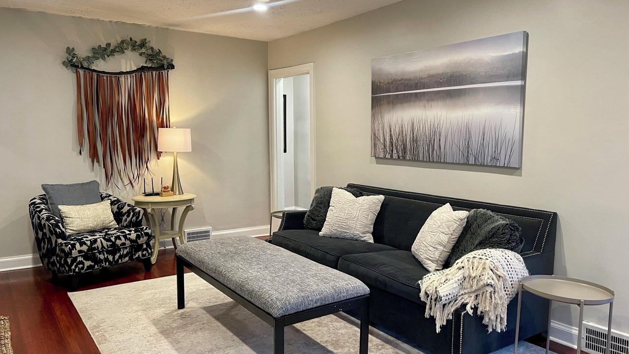 Photo of Livingroom in Jeffersontown