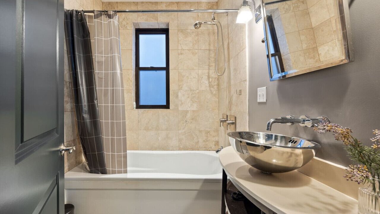 Photo of Bathroom in Wrigleyville