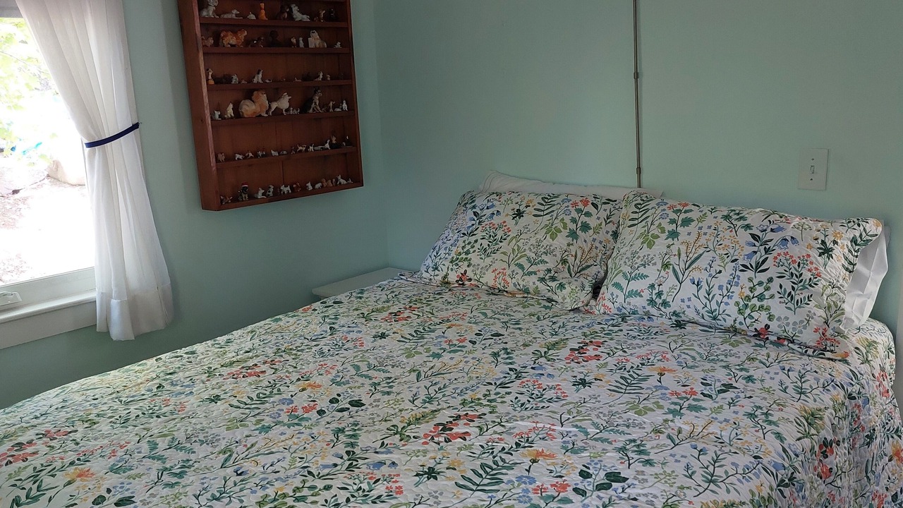 Photo of Bedroom in Wolfeboro