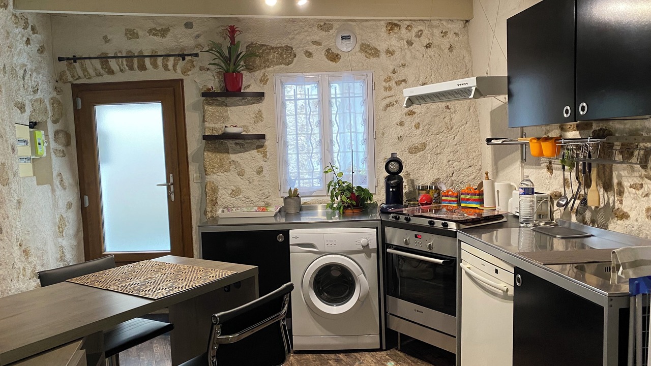 Photo of Kitchen in Saint-Genies-de-Fontedit