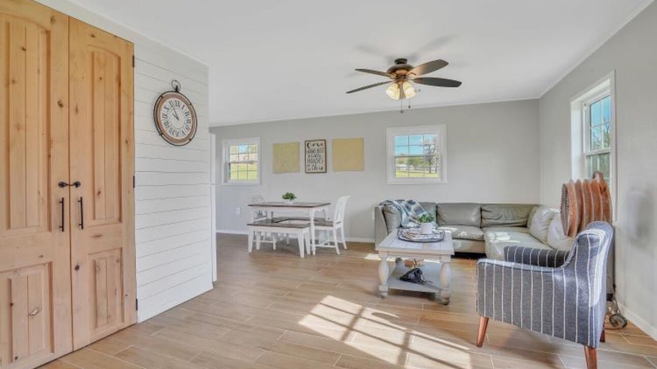 Photo of Livingroom in Oologah