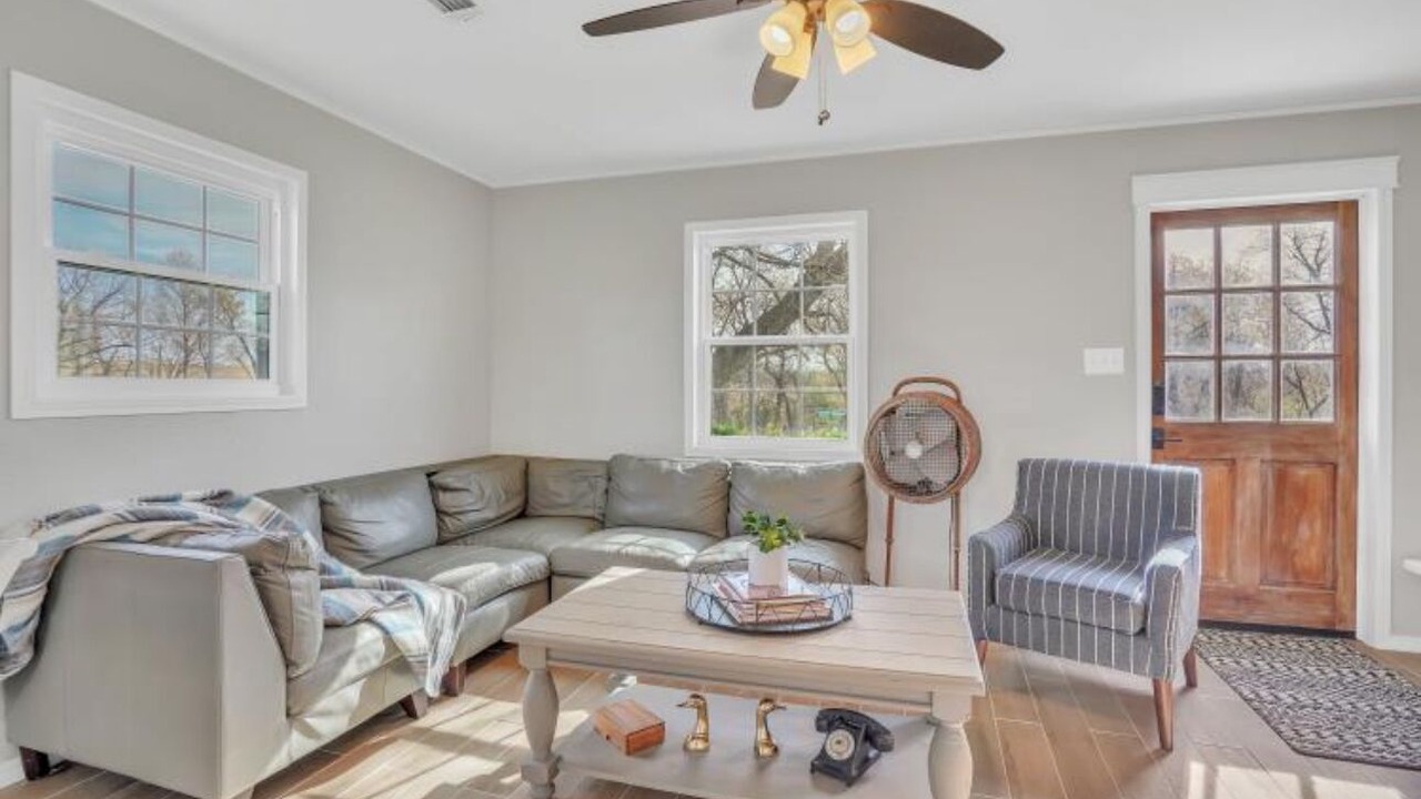 Photo of Livingroom in Oologah