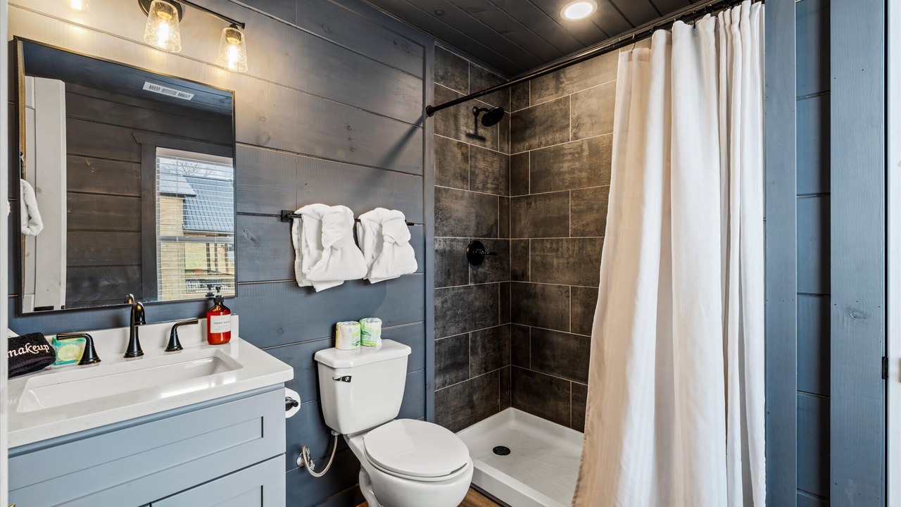 Photo of Bathroom in Pigeon Forge