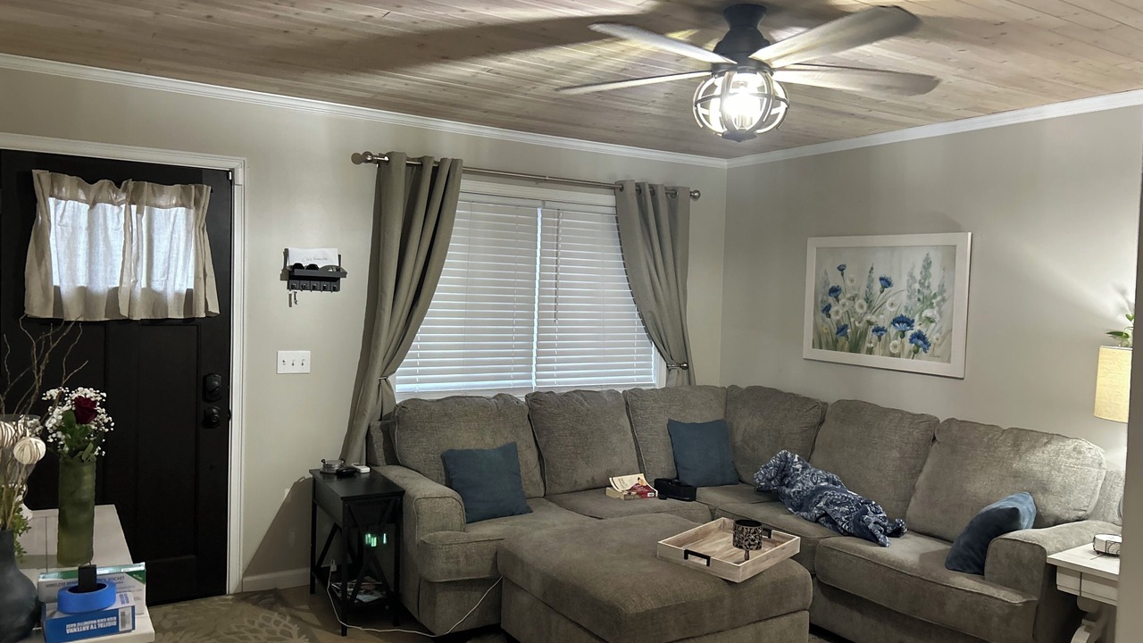Photo of Livingroom in Granger