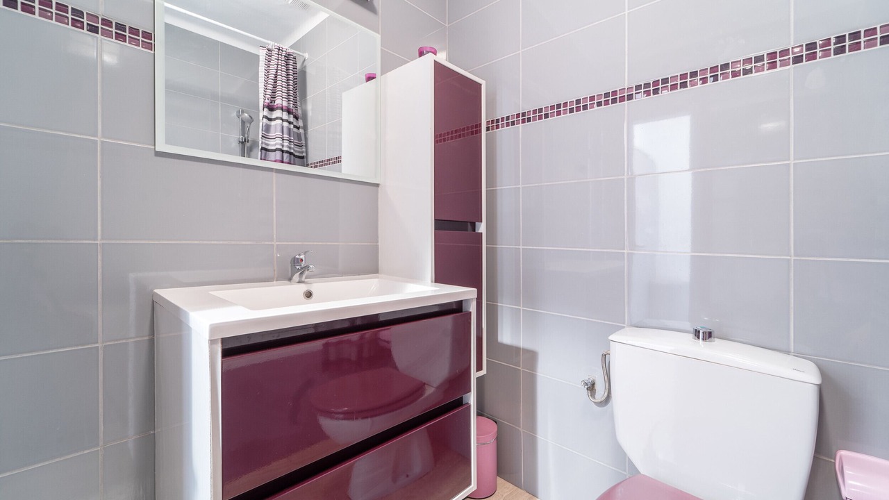 Photo of Bathroom in Roses