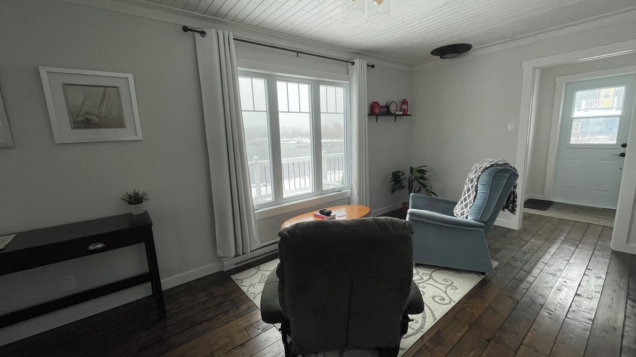 Photo of Livingroom in Embree
