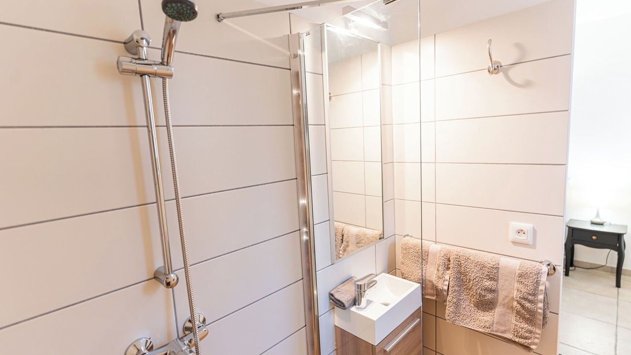 Photo of Bathroom in Issirac
