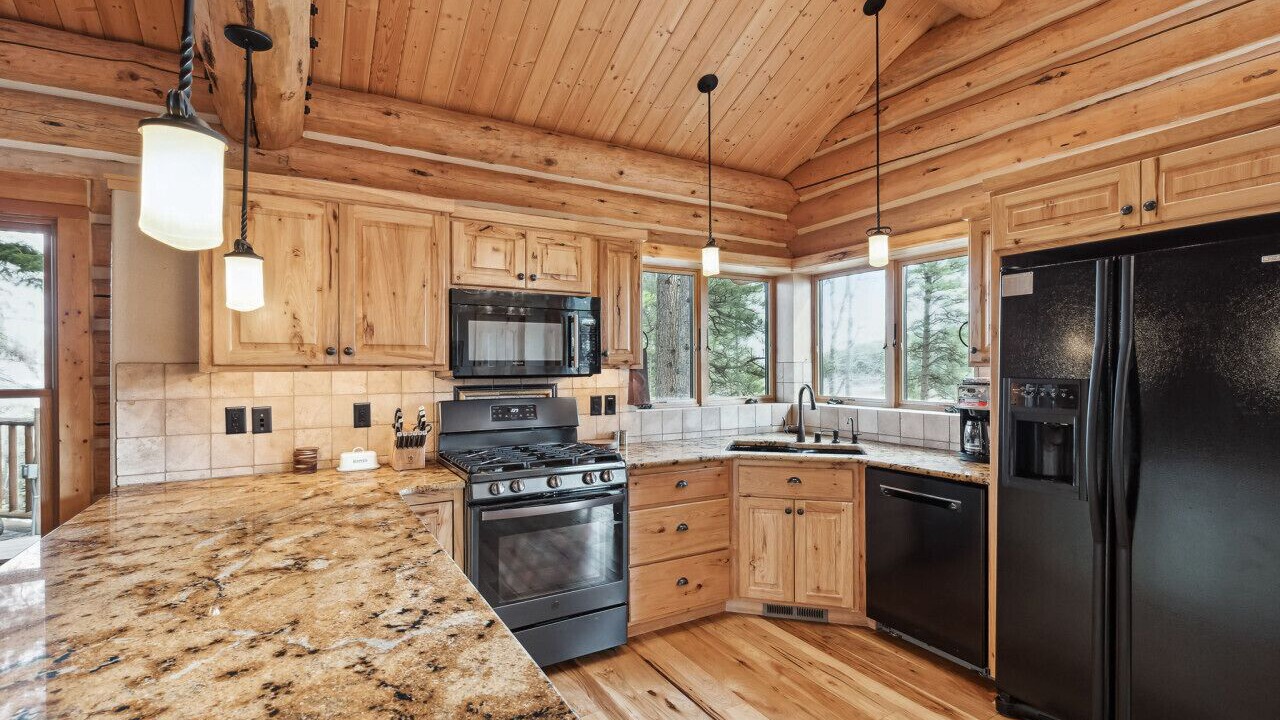 Photo of Others in Victor