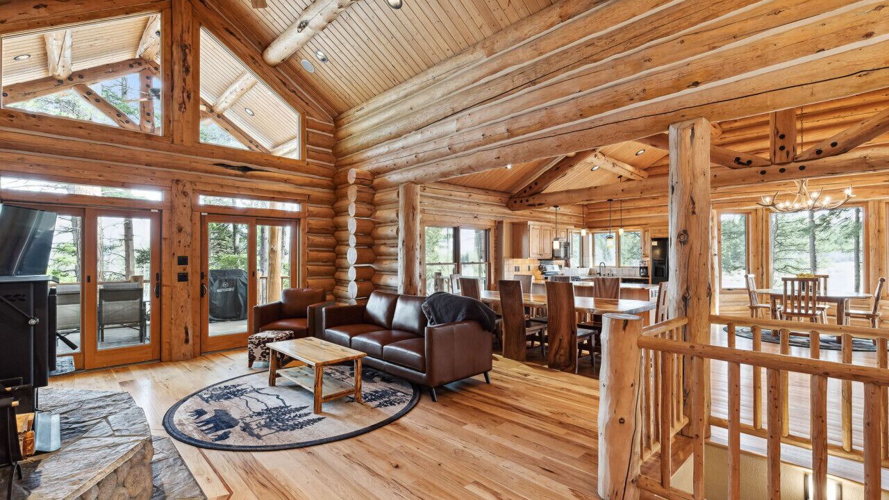 Photo of Livingroom in Victor