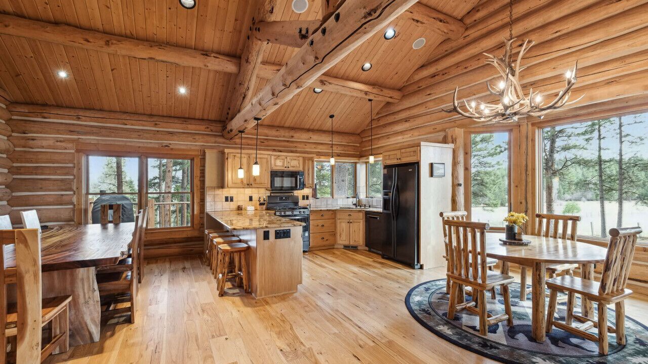 Photo of Others in Victor