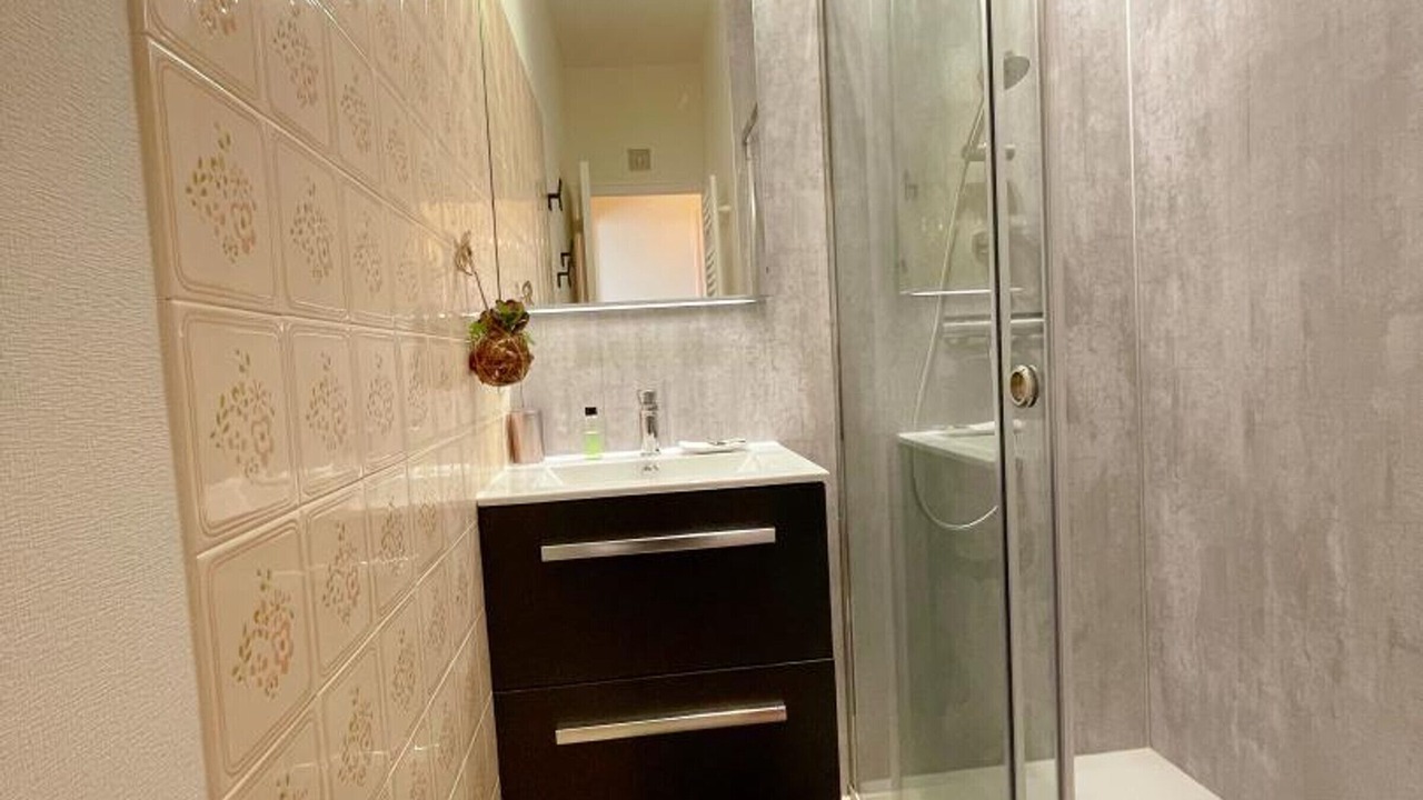 Photo of Bathroom in Loches