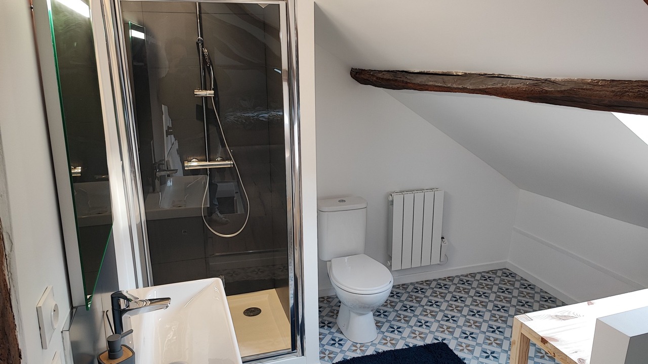 Photo of Bathroom in Rouen City Centre