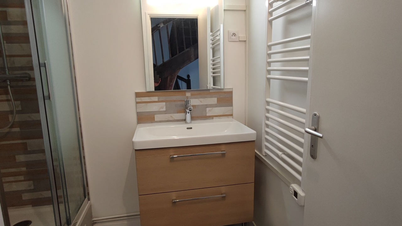 Photo of Bathroom in Rouen City Centre